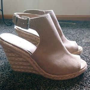 Merona open toe sandals barely used